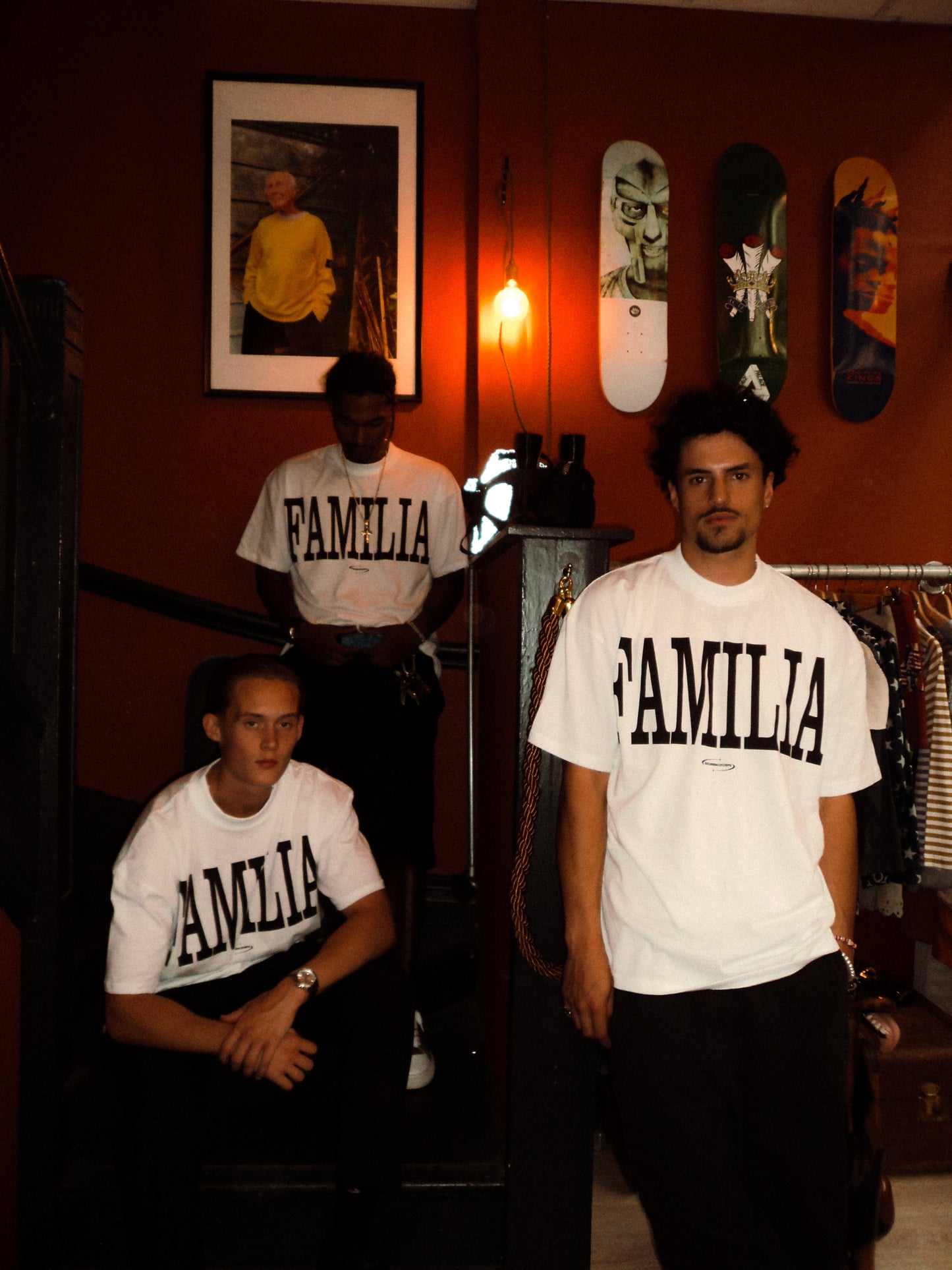 Familia Tee